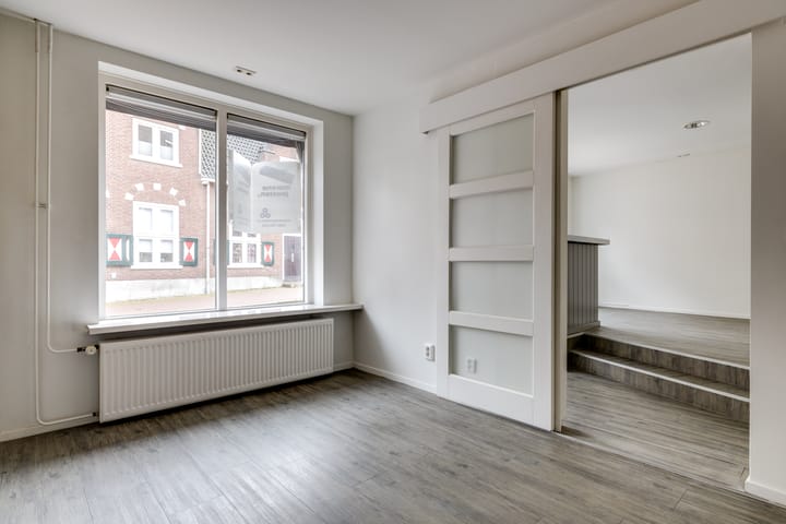 Tussenwoning te koop: Arnhemsepoort 102, Huissen