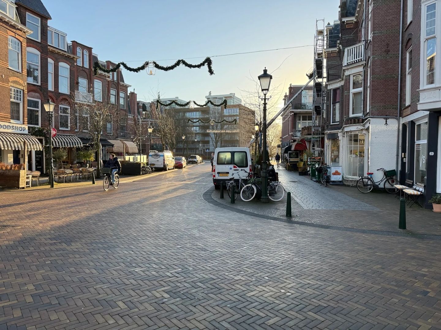 View photo 4 of Aert van der Goesstraat 29