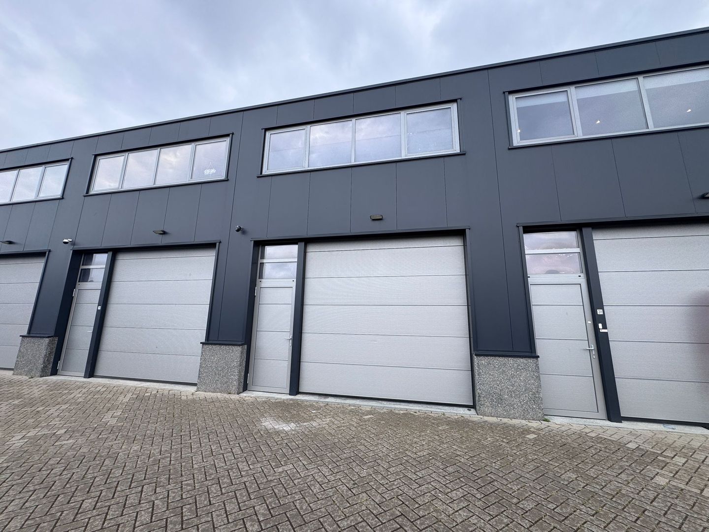 Bekijk foto 1 van Graaf van Solmsweg 99-E30