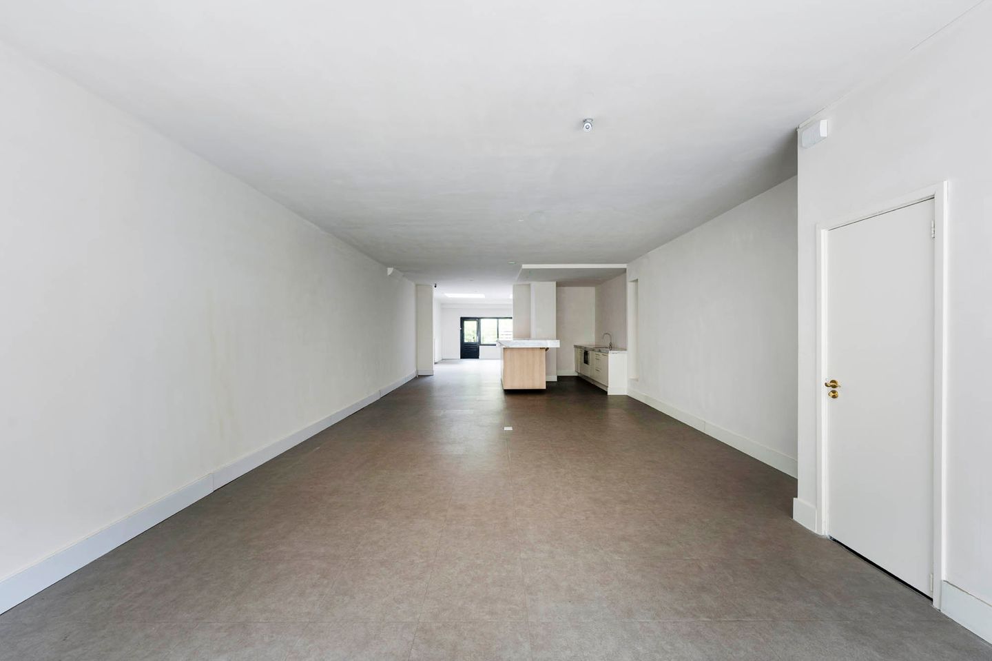 View photo 5 of Roelof Hartstraat 5-H