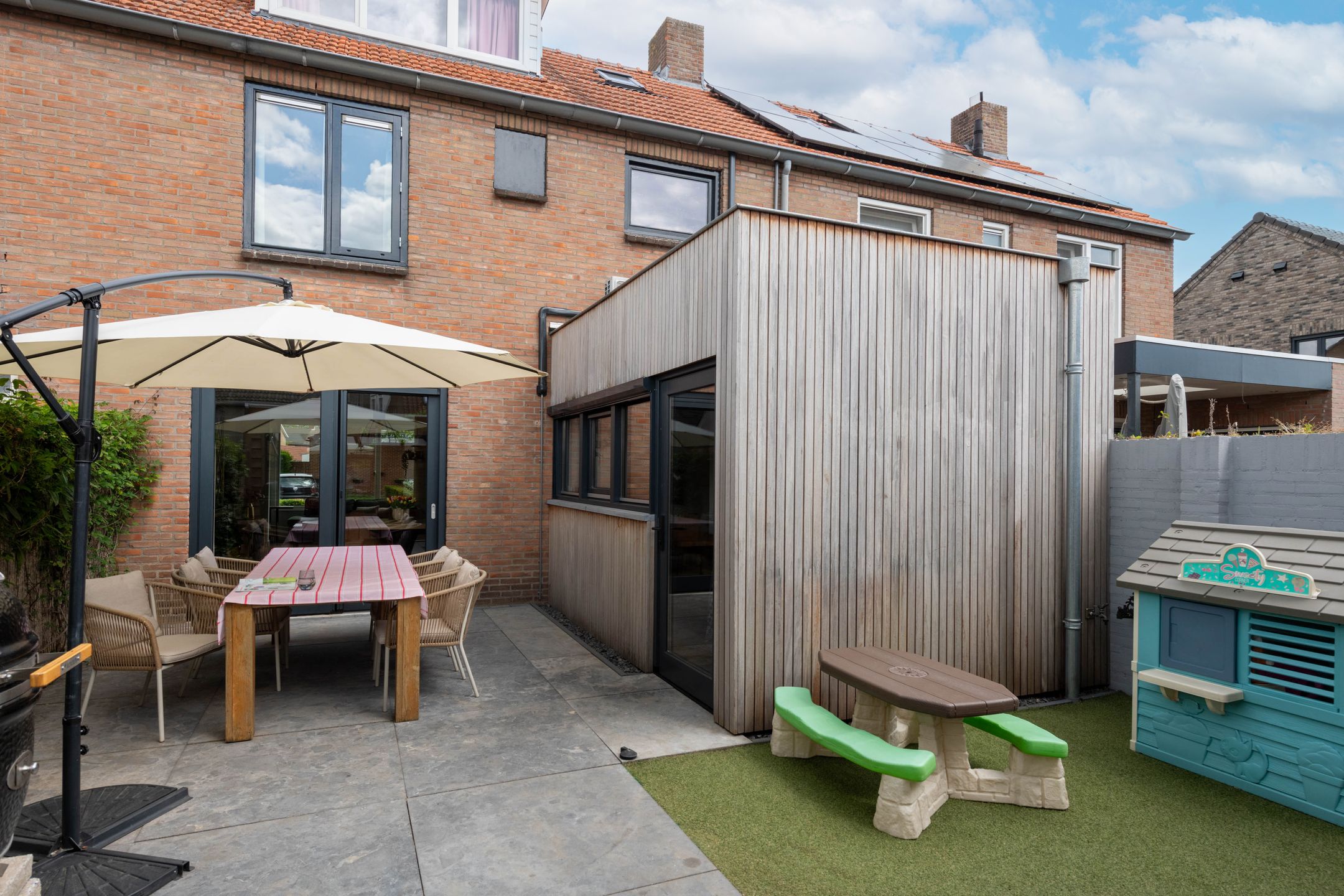 Fully renovated gas-free terraced house with modern extension and sunny southwest garden — 48