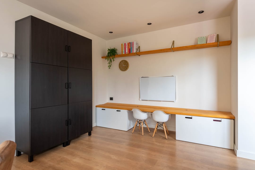 Fully renovated gas-free terraced house with modern extension and sunny southwest garden — 17