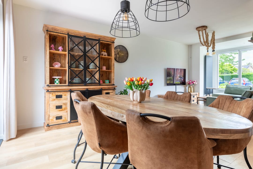 Fully renovated gas-free terraced house with modern extension and sunny southwest garden — 11