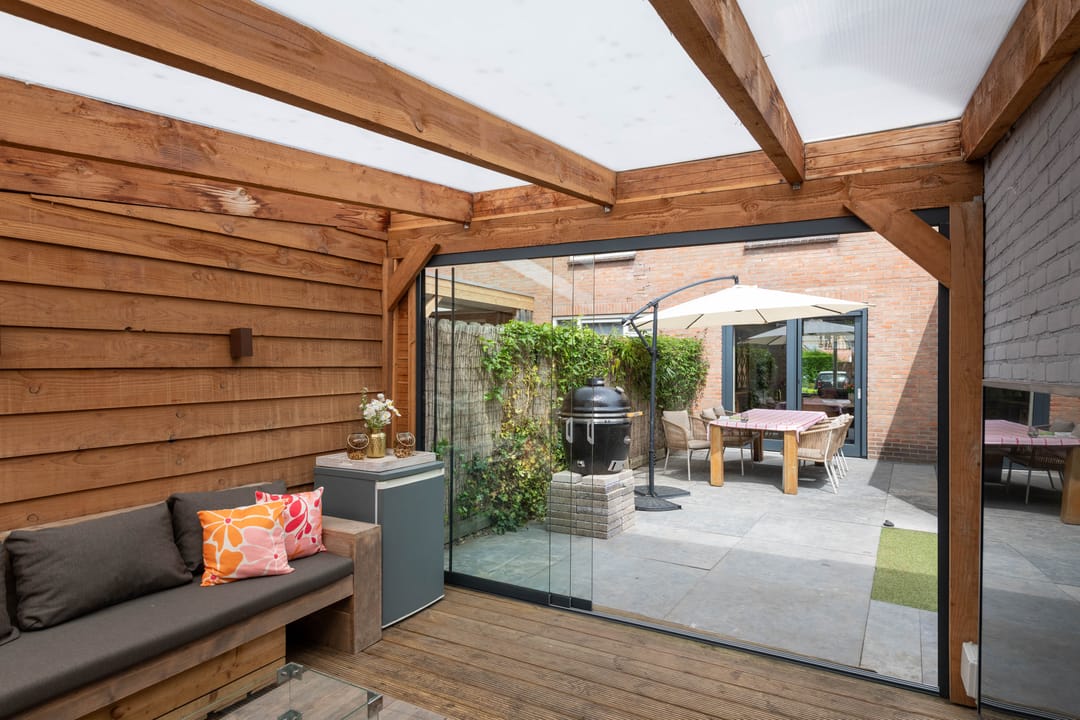 Fully renovated gas-free terraced house with modern extension and sunny southwest garden — 47