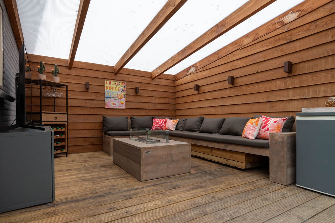 Fully renovated gas-free terraced house with modern extension and sunny southwest garden — 46