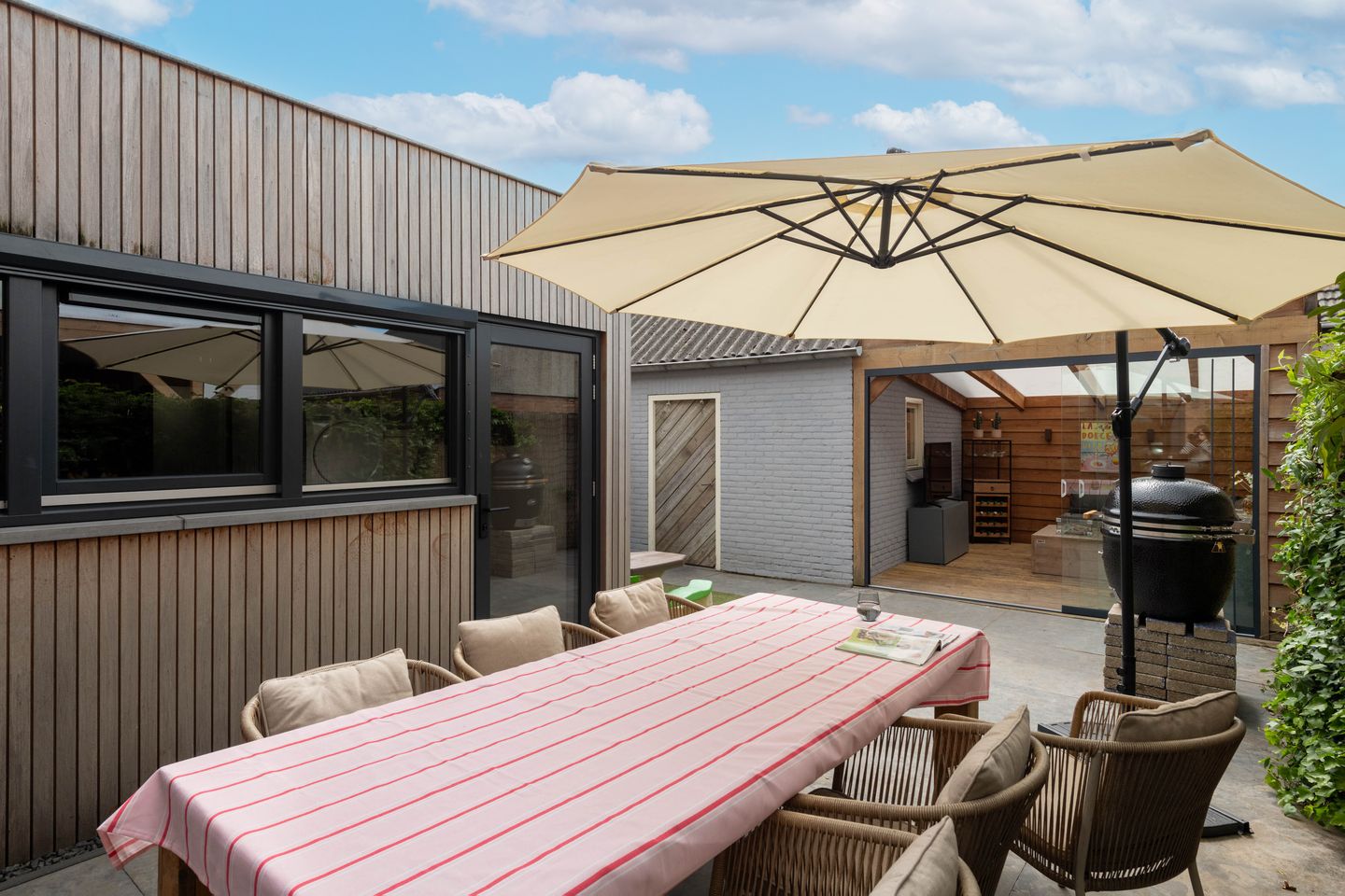 Fully renovated gas-free terraced house with modern extension and sunny southwest garden — 44