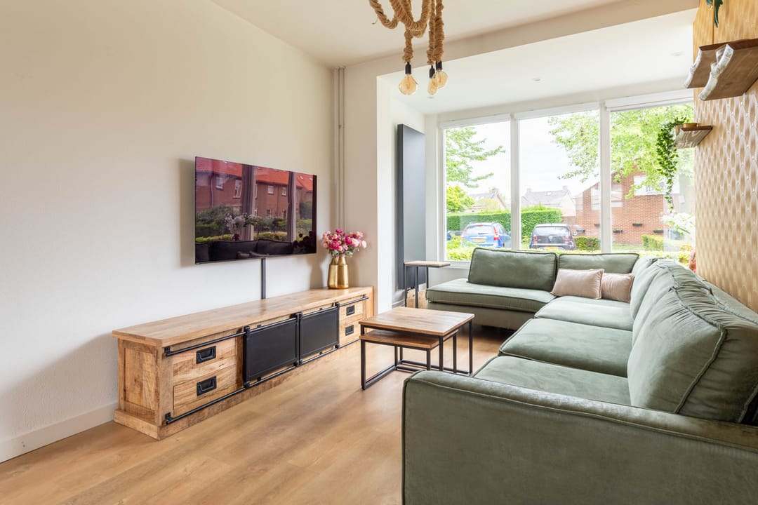Fully renovated gas-free terraced house with modern extension and sunny southwest garden — 13