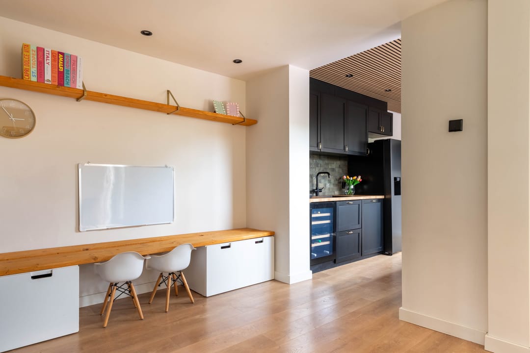Fully renovated gas-free terraced house with modern extension and sunny southwest garden — 16