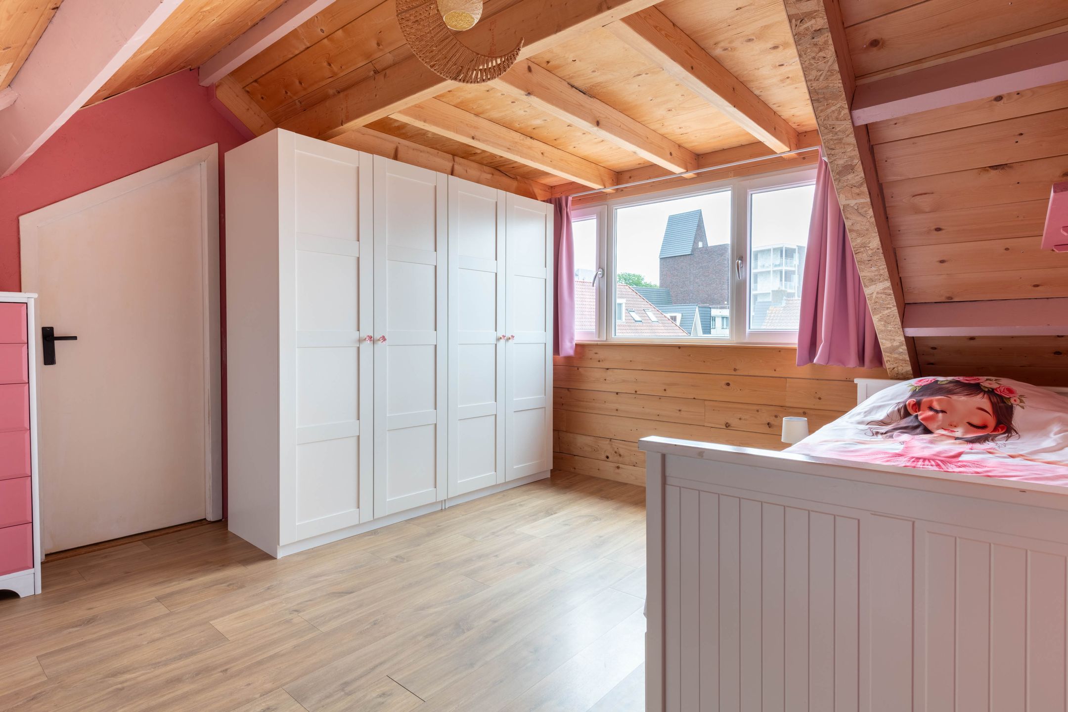 Fully renovated gas-free terraced house with modern extension and sunny southwest garden — 42