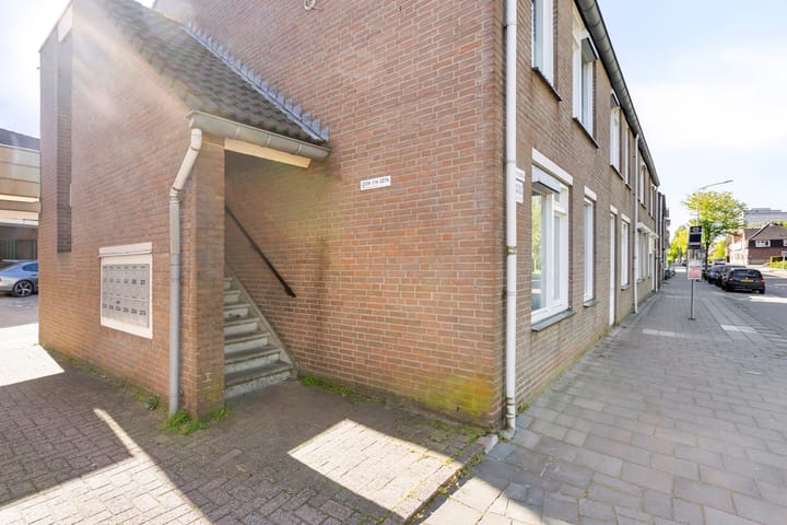 Photo 3 of Benzenraderweg 227-A
