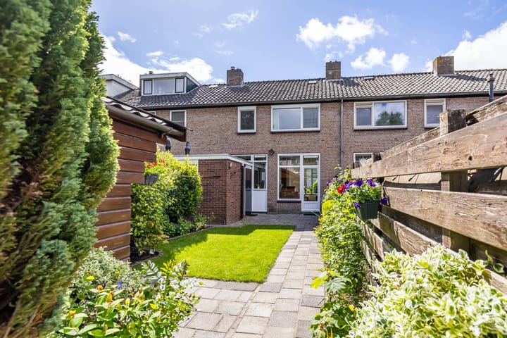 Photo 3 of Staringstraat 5