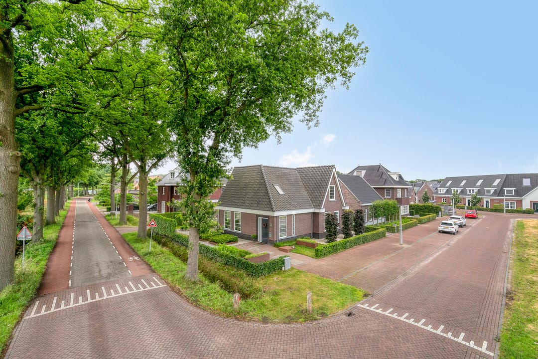 Photo 8 of Helmondseweg 134