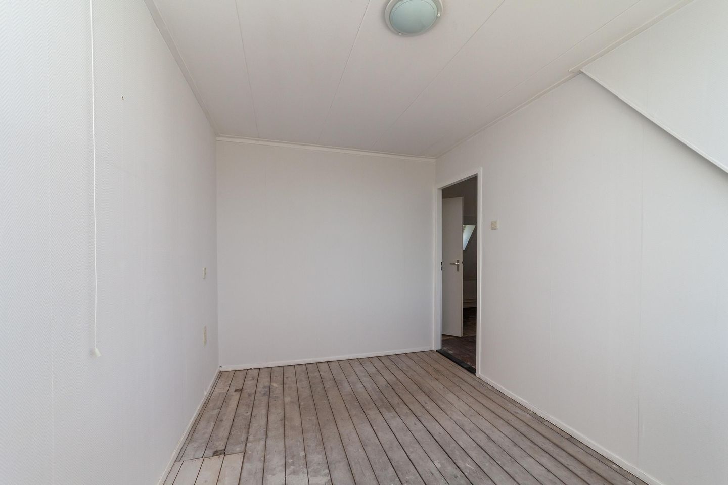 Photo 14 of Sint Willibrordusstraat 15