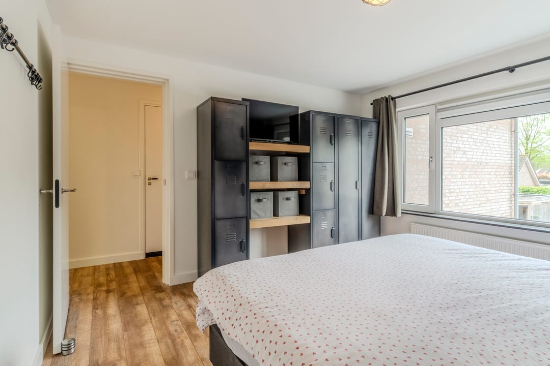 Photo 37 of Veenstraat 28