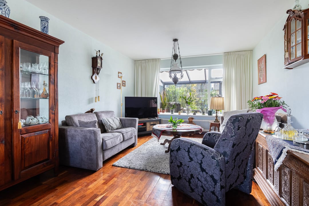 Spacious semi-detached family home with garage, garden room and sunny south-facing garden in Eerbeek — 23