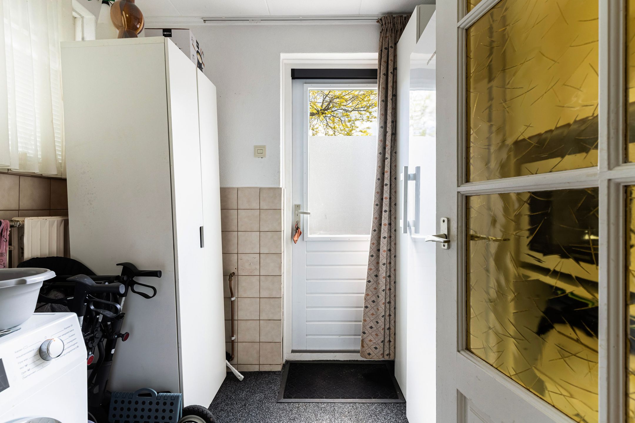 Spacious semi-detached family home with garage, garden room and sunny south-facing garden in Eerbeek — 21