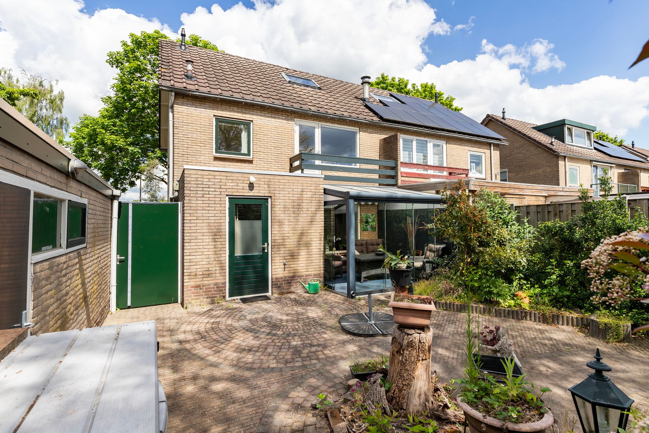 Spacious semi-detached family home with garage, garden room and sunny south-facing garden in Eerbeek — 39