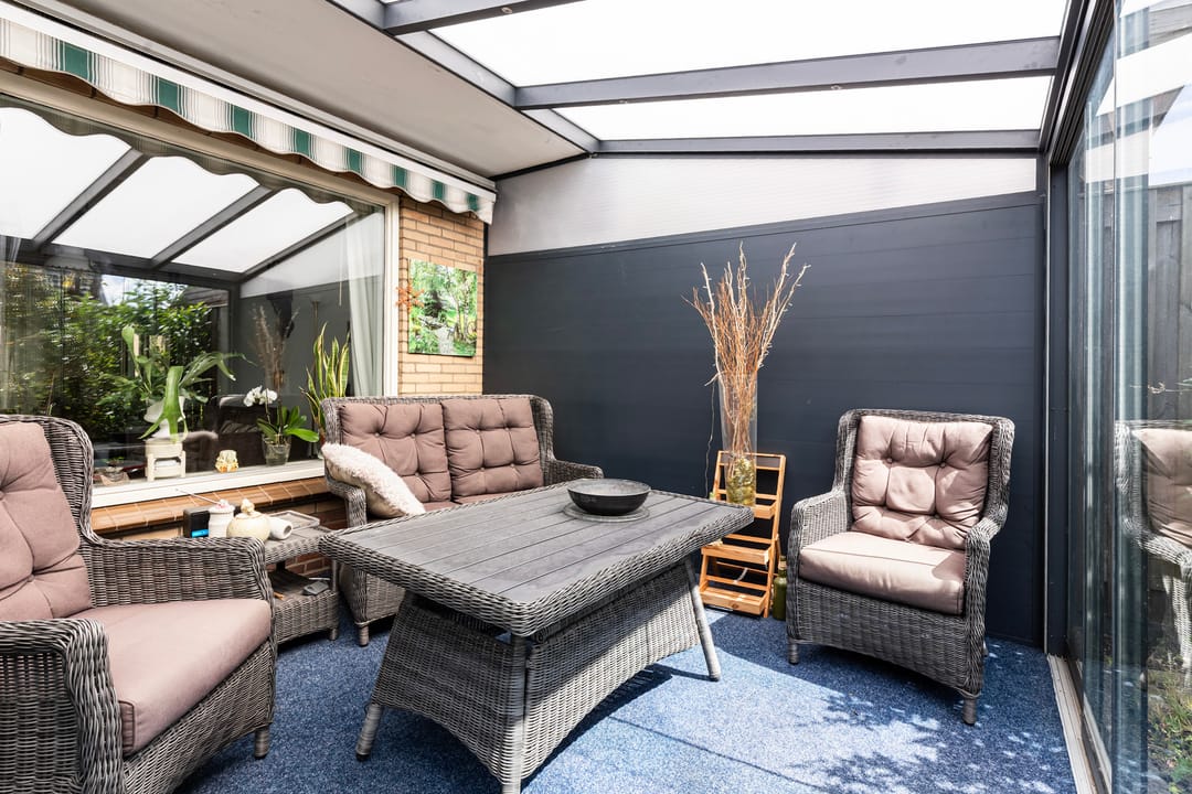 Spacious semi-detached family home with garage, garden room and sunny south-facing garden in Eerbeek — 37