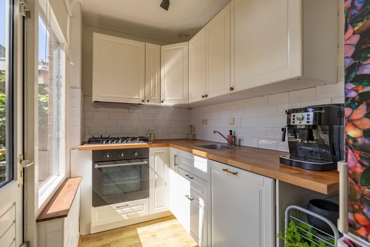 Photo 3 of Laurierstraat 38