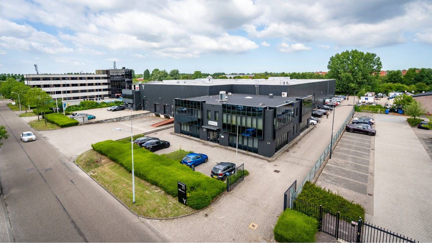 Bekijk foto 2 van Diamantlaan 25-27