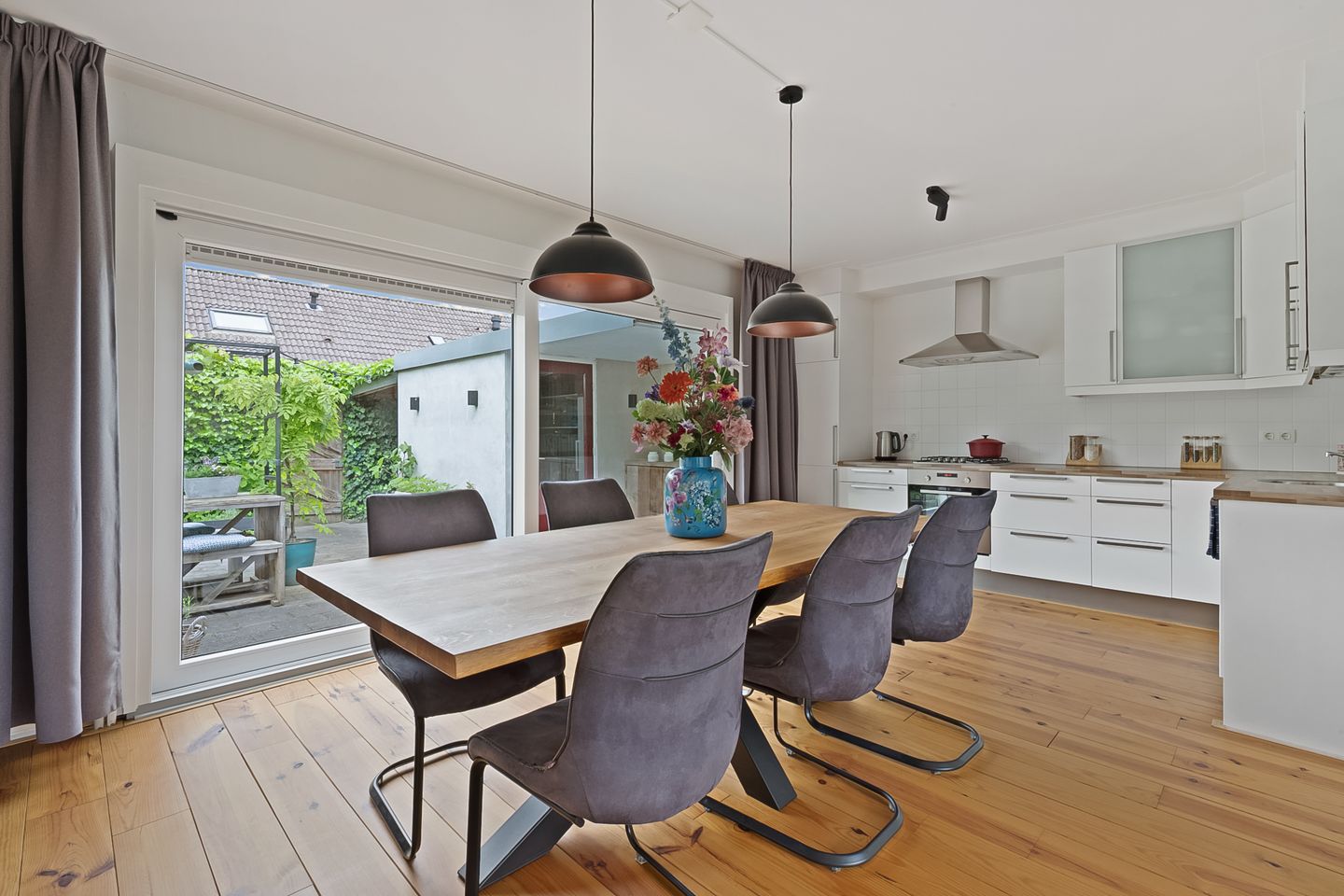 Photo 10 of Vivianestraat 2