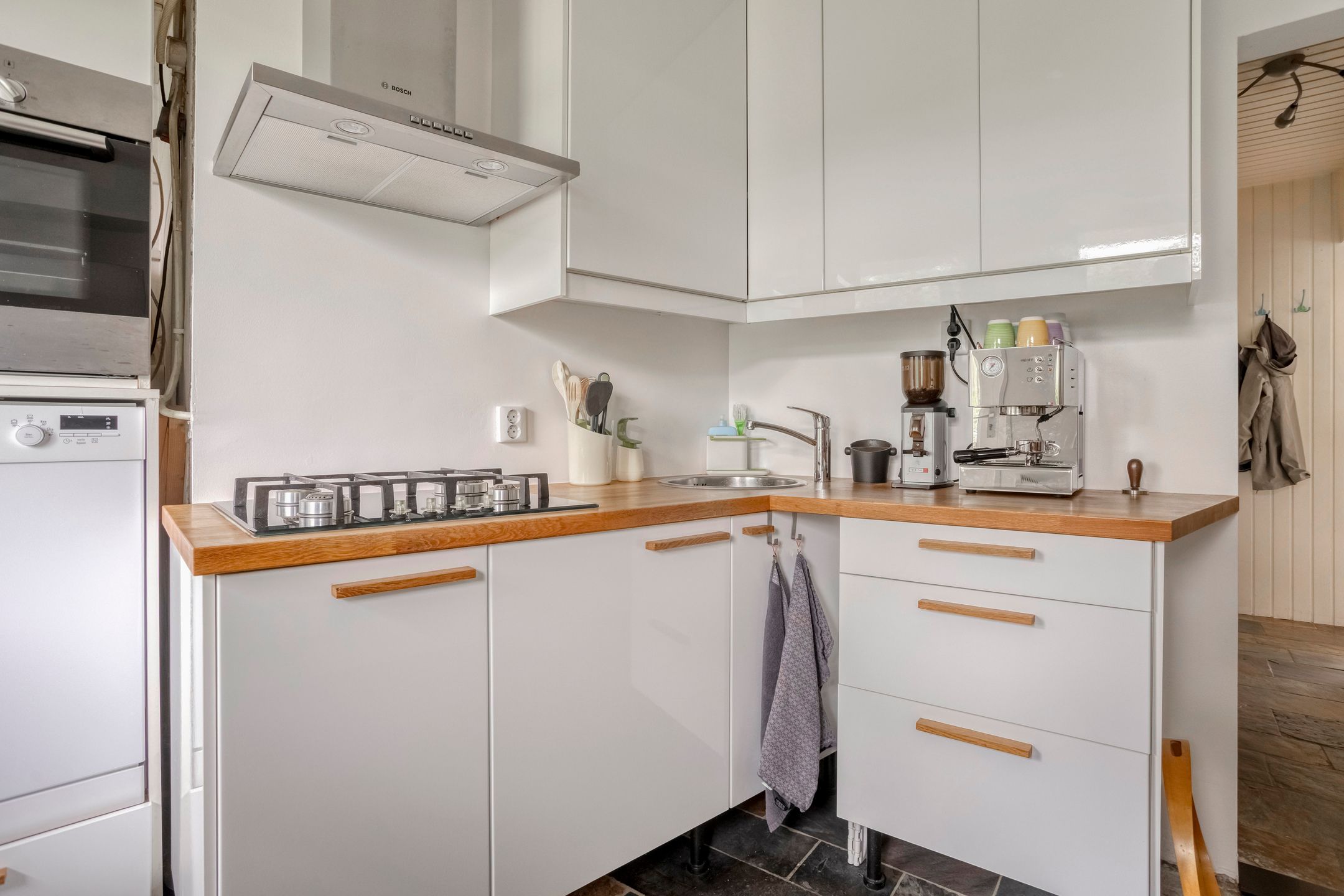 Photo 12 of Molukkenstraat 46