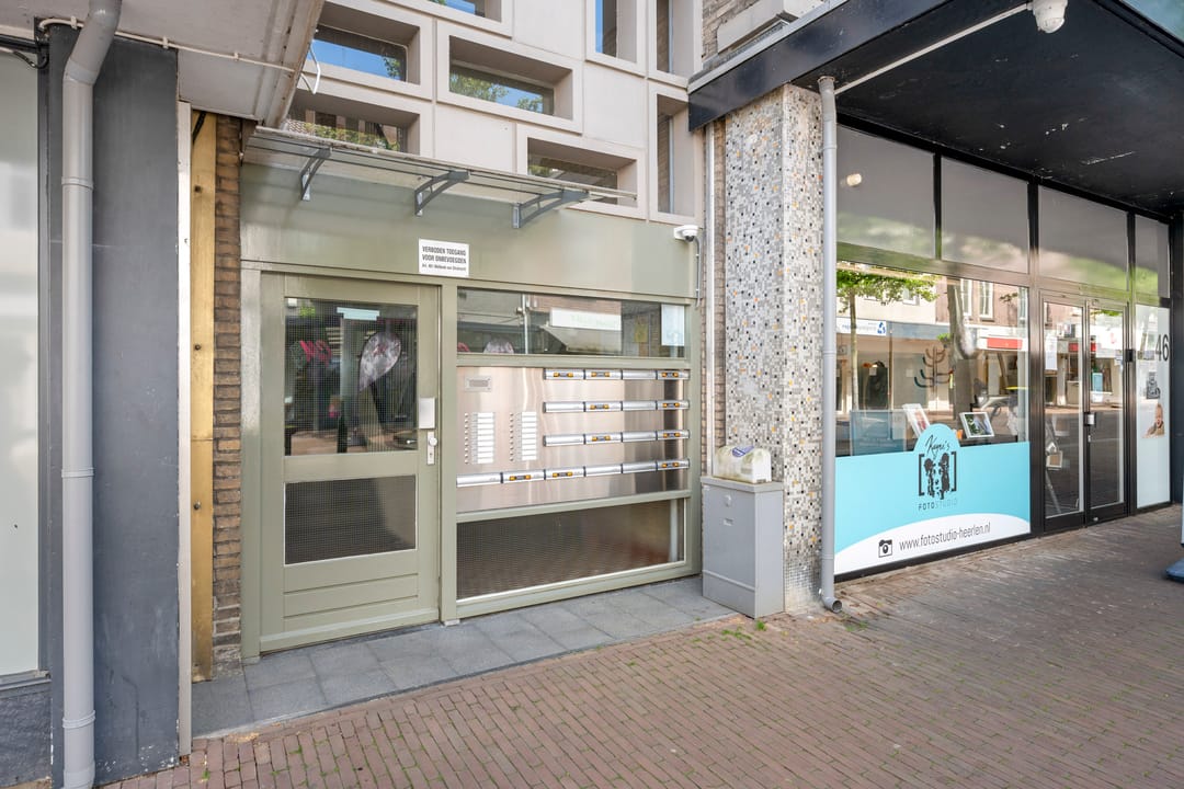 Photo 2 of Kouvenderstraat 42-B