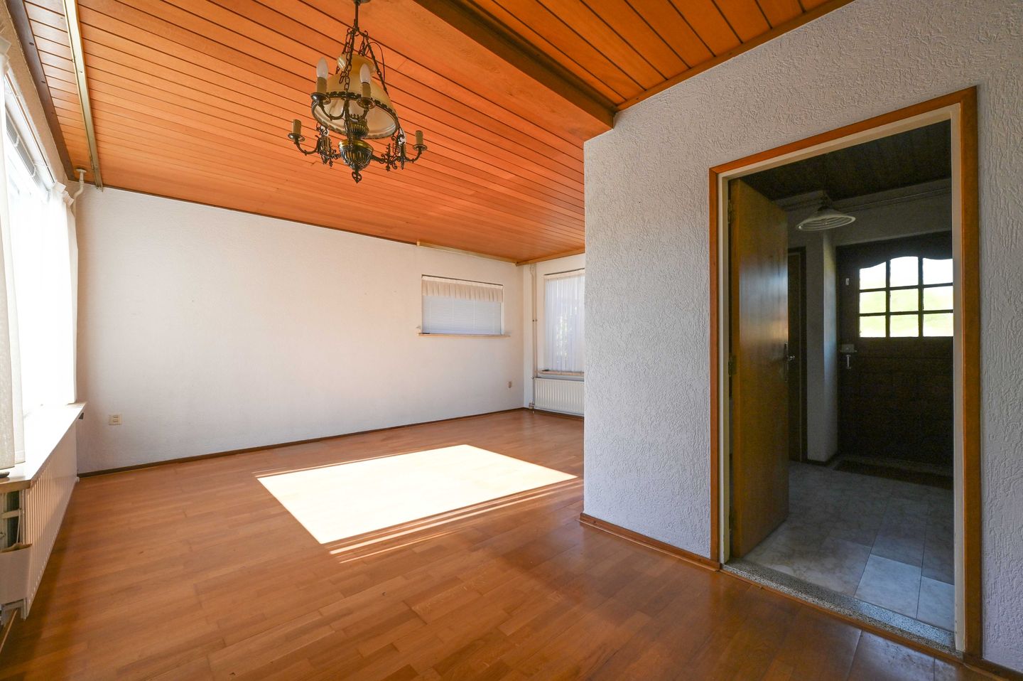 Detached Family Home with Renovation Potential in Hoeven — 10