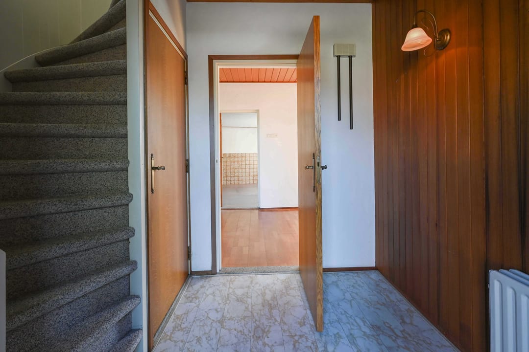 Detached Family Home with Renovation Potential in Hoeven — 8