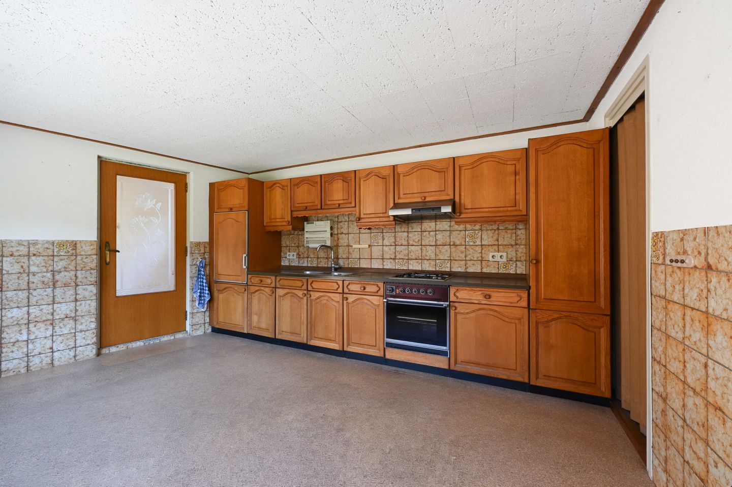 Detached Family Home with Renovation Potential in Hoeven — 25