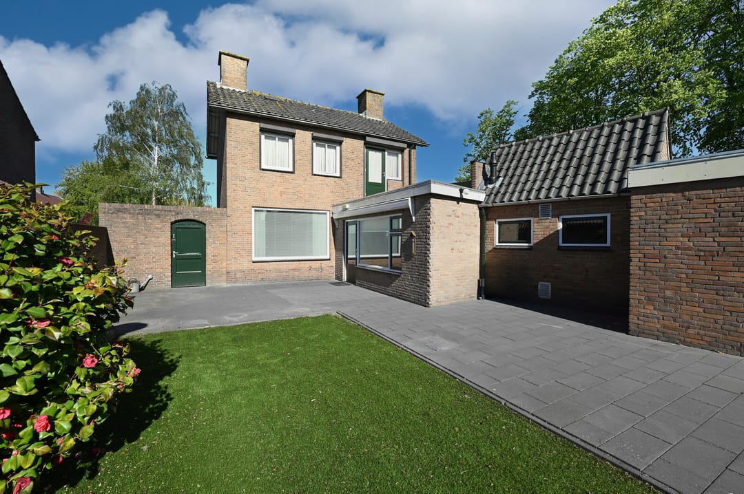 Detached Family Home with Renovation Potential in Hoeven — 17