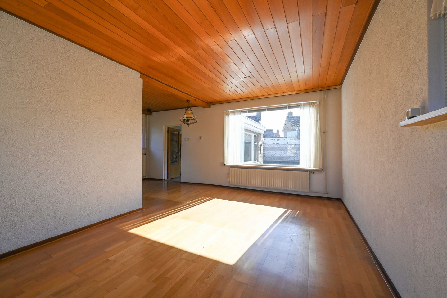 Detached Family Home with Renovation Potential in Hoeven — 14