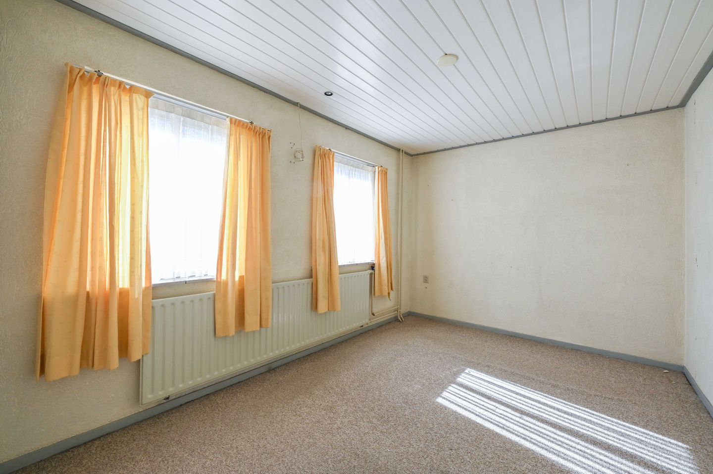 Detached Family Home with Renovation Potential in Hoeven — 35