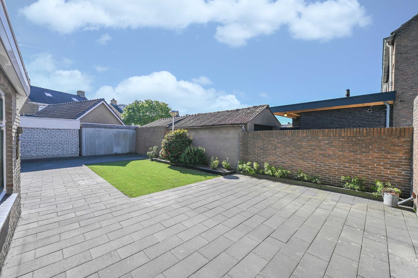Detached Family Home with Renovation Potential in Hoeven — 20