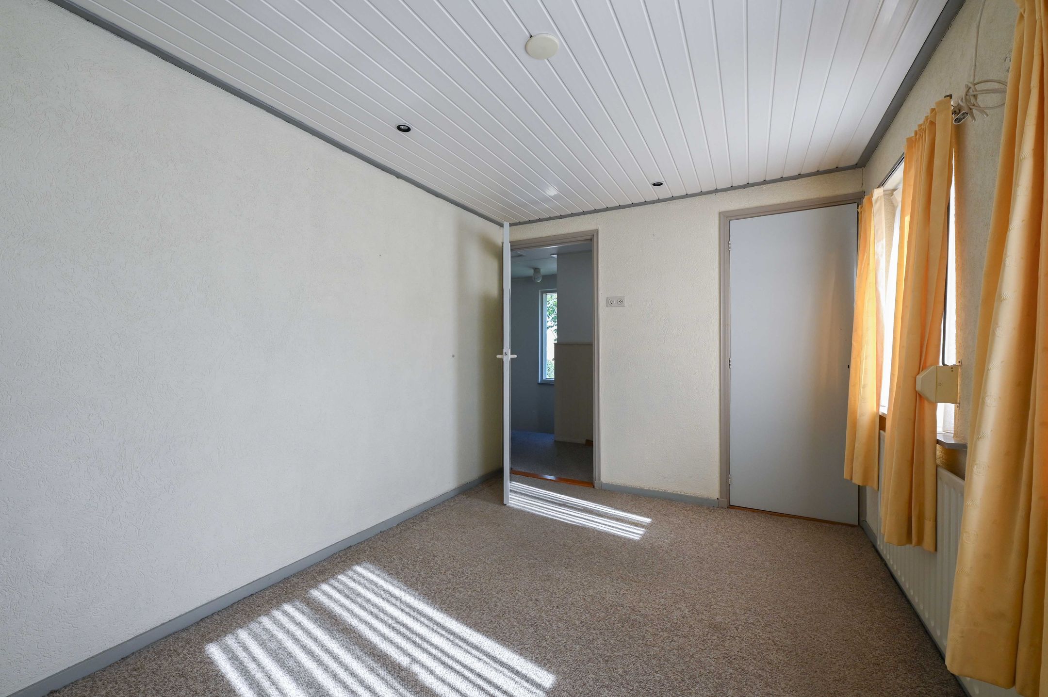 Detached Family Home with Renovation Potential in Hoeven — 36
