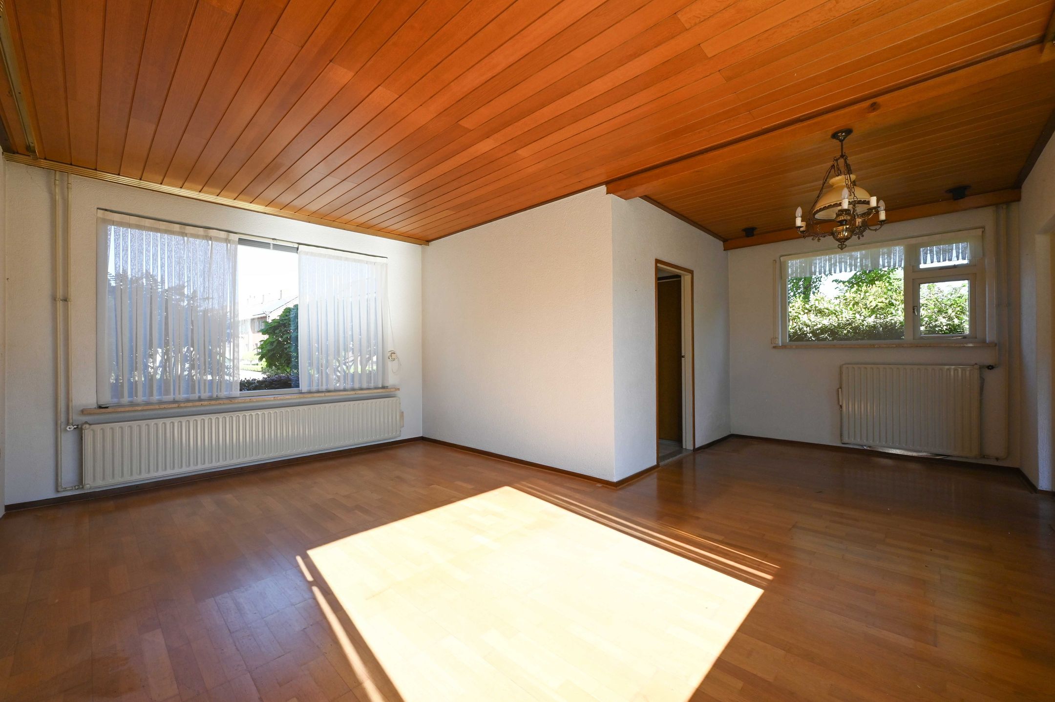 Detached Family Home with Renovation Potential in Hoeven — 12