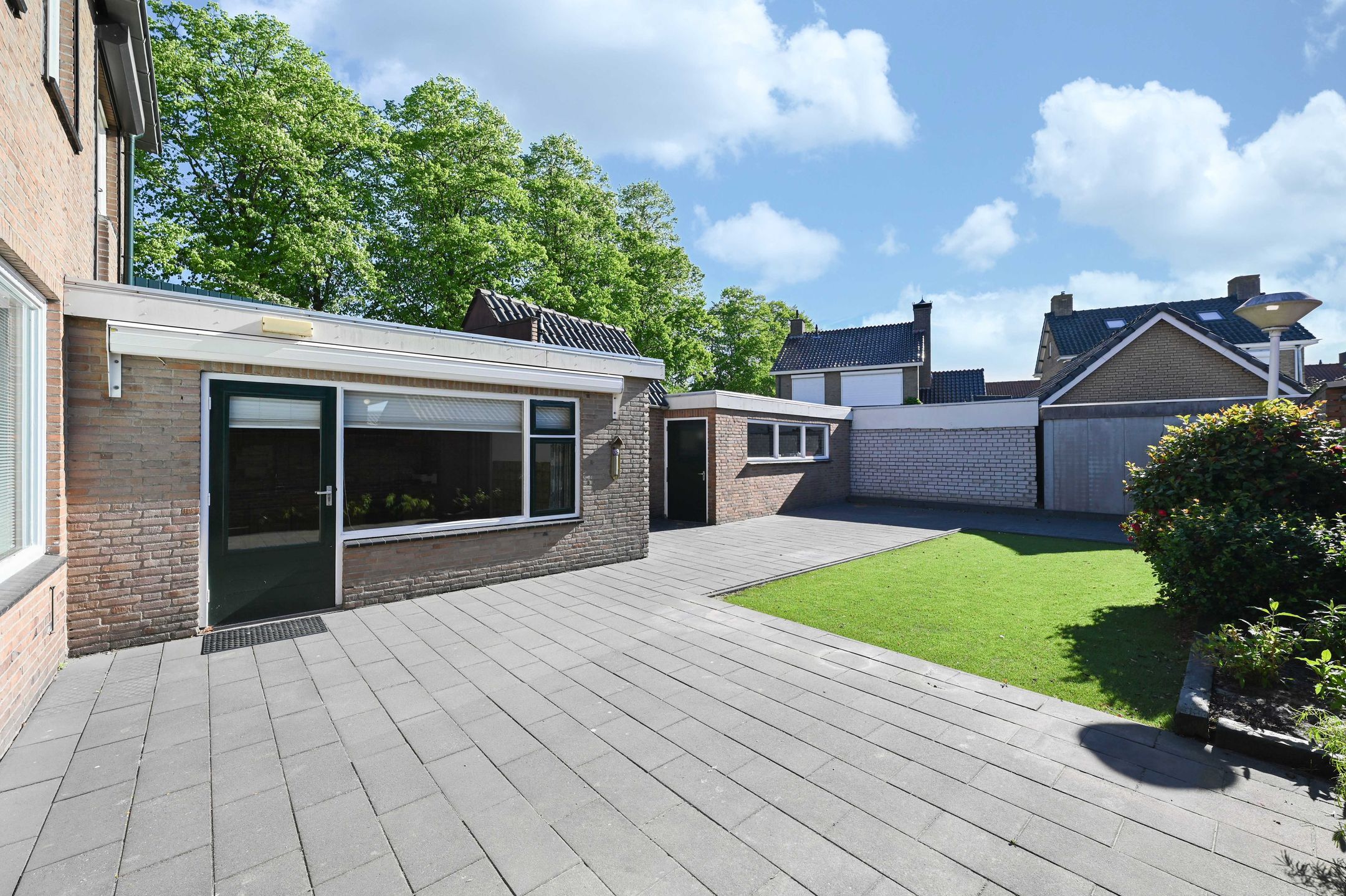 Detached Family Home with Renovation Potential in Hoeven — 21