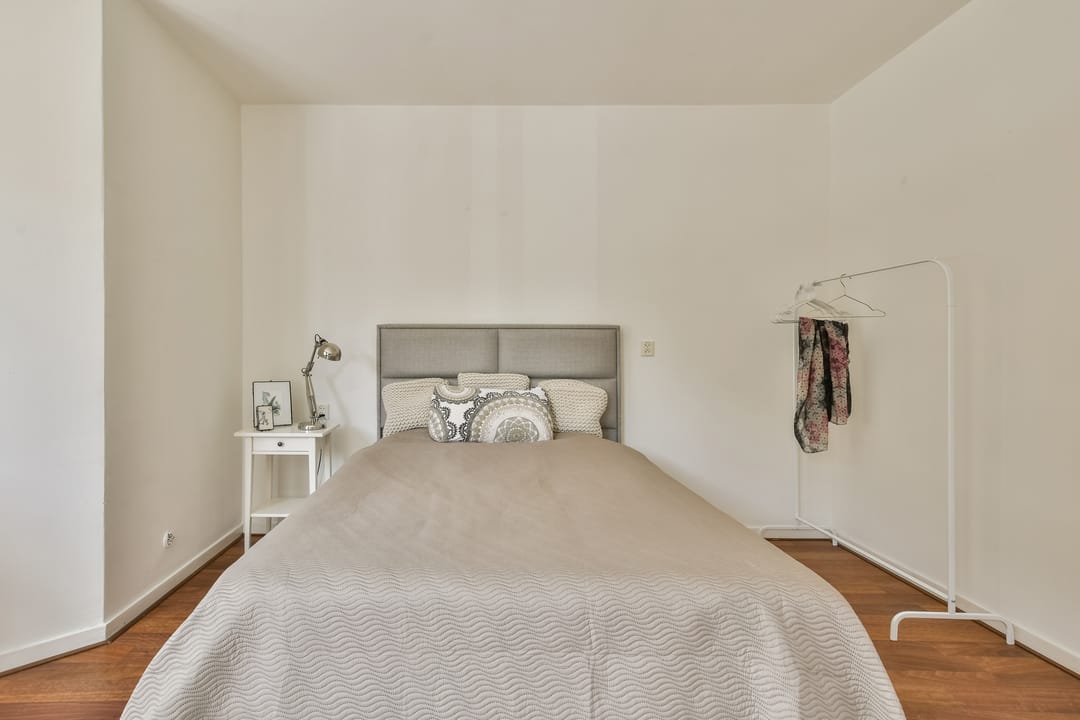 Corner Apartment with Southwest-Facing Balcony in Amsterdam South — 13