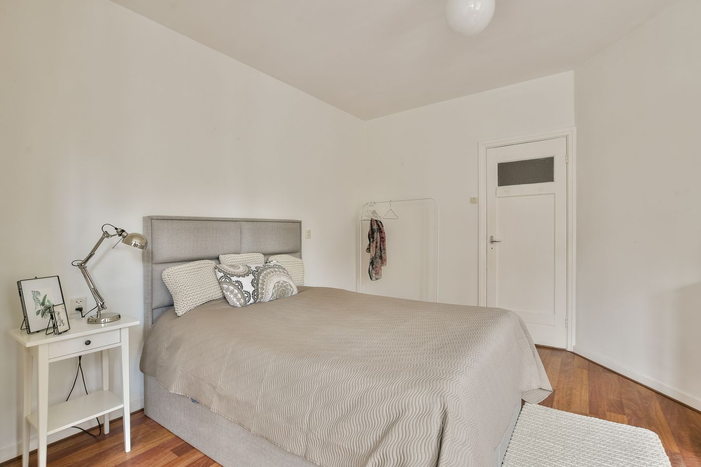 Corner Apartment with Southwest-Facing Balcony in Amsterdam South — 14