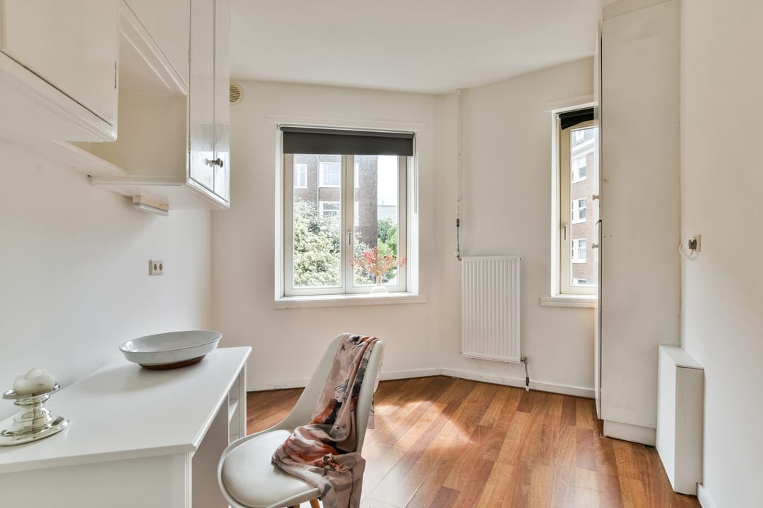 Corner Apartment with Southwest-Facing Balcony in Amsterdam South — 17