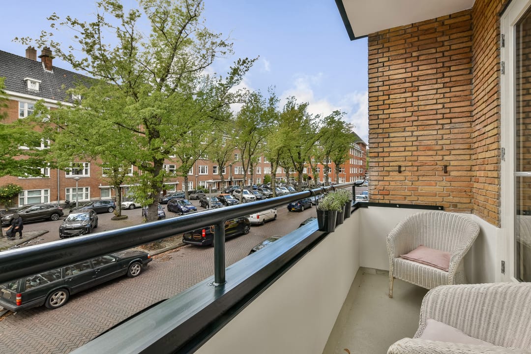 Corner Apartment with Southwest-Facing Balcony in Amsterdam South — 8