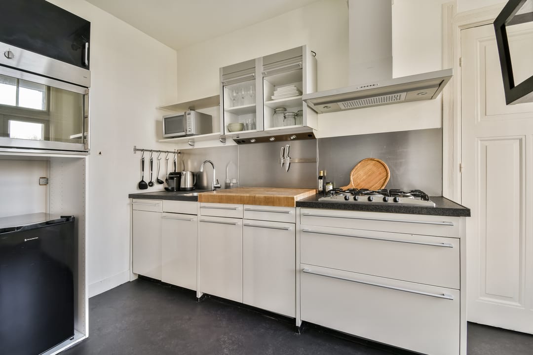 Spacious 3-Room Apartment with Sunny Balcony in Spaarndammerbuurt — 13