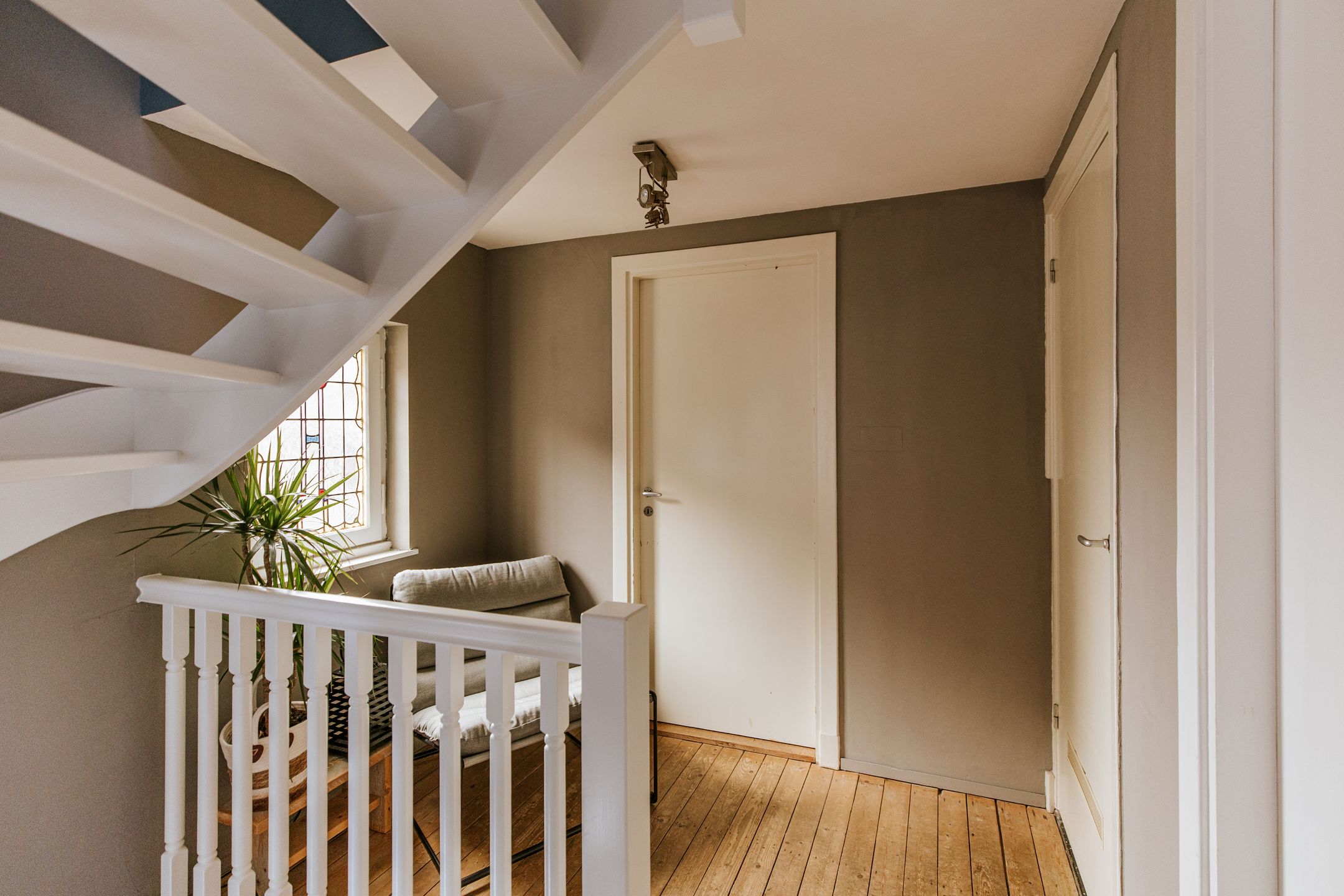 Charming Corner Home with West-Facing Garden in Popular Roerzicht — 39