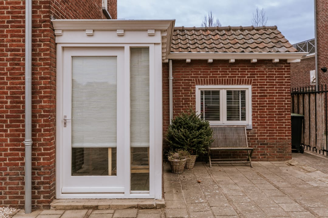 Charming Corner Home with West-Facing Garden in Popular Roerzicht — 67