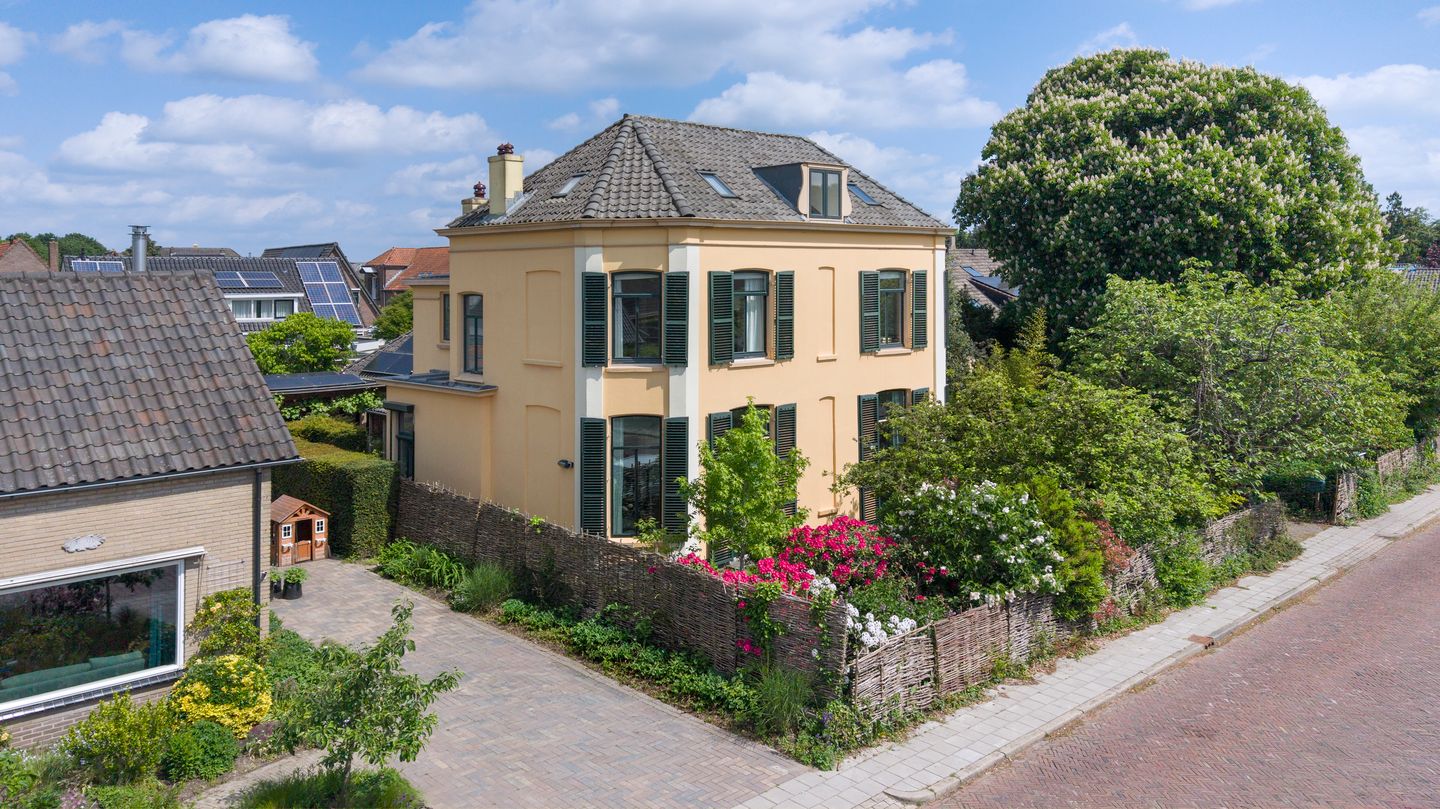 Photo 79 of Wilhelminastraat 17