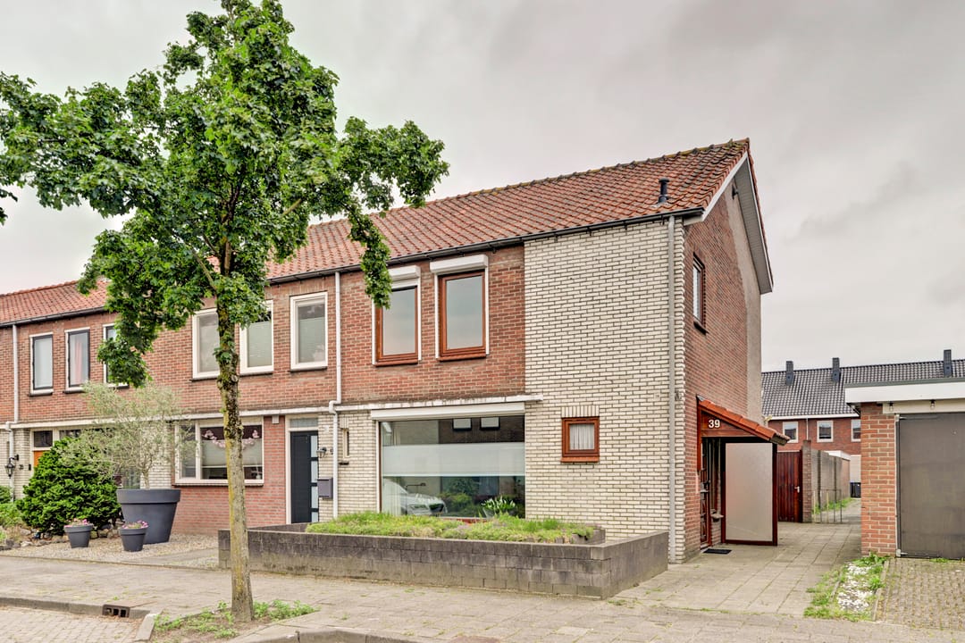 Foto 1 van Monseigneur van Hooydonkstraat 39
