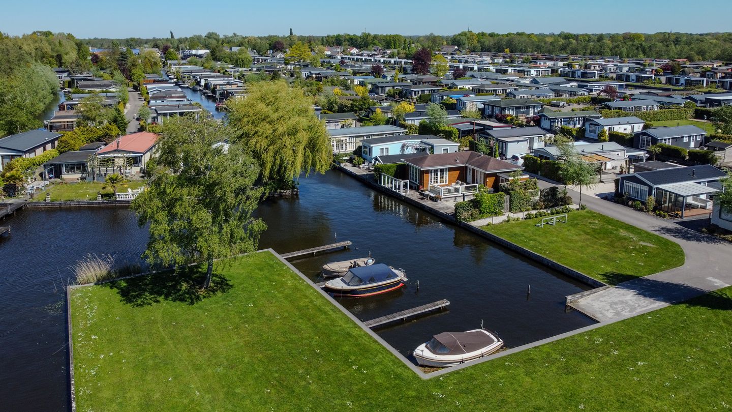 Foto 4 van Nieuw-Loosdrechtsedijk 217-C048