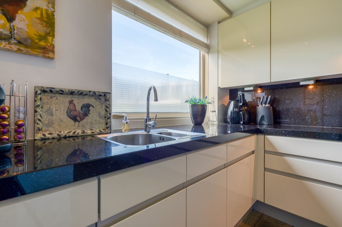Photo 19 of Van der Werffstraat 15