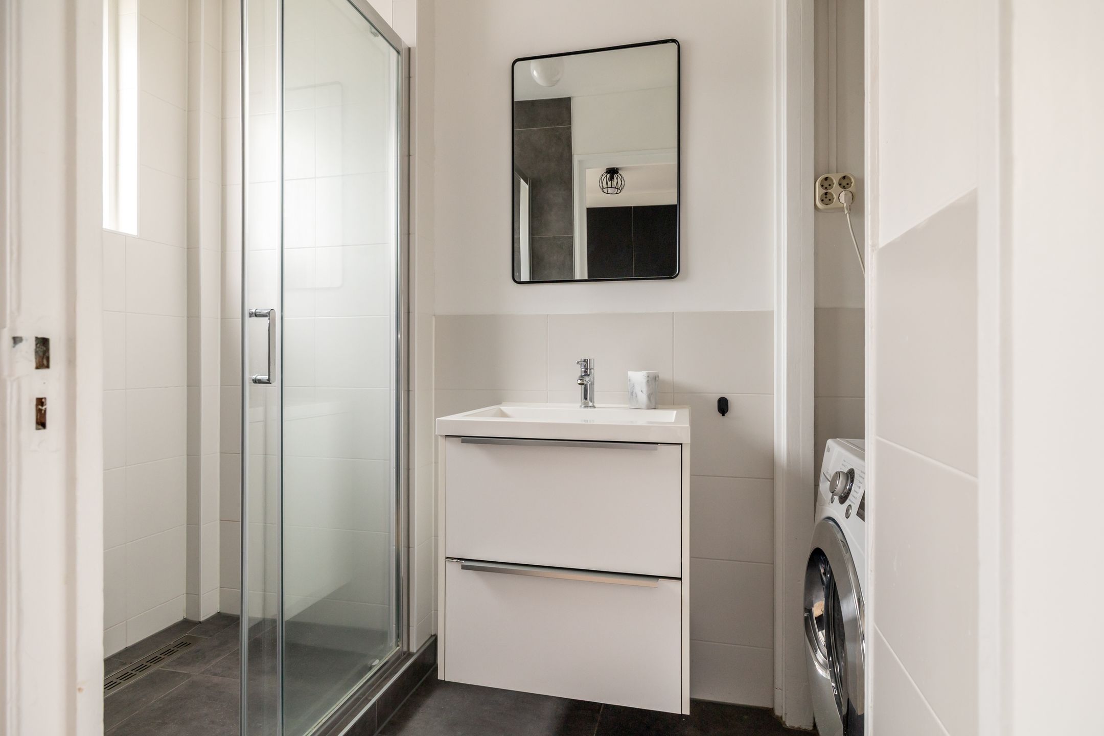 Ready-to-move 4-room apartment with ensuite dining room and balcony in Princenhage — 27
