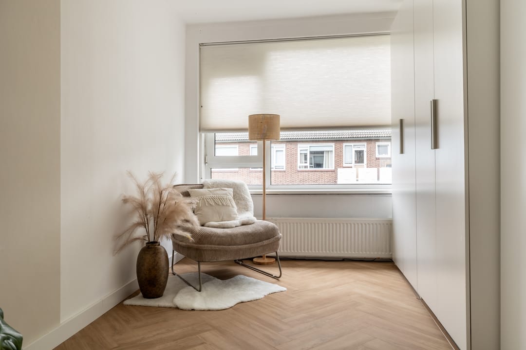 Ready-to-move 4-room apartment with ensuite dining room and balcony in Princenhage — 32